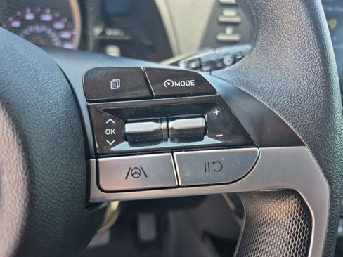 Used 2023 Hyundai Elantra SEL w/ Cargo Package FWD image 16