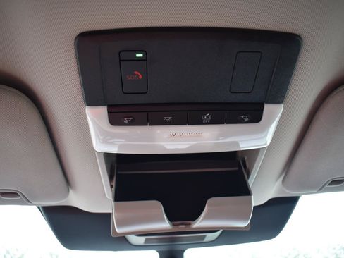Used 2024 Nissan Pathfinder SV FWD image 43