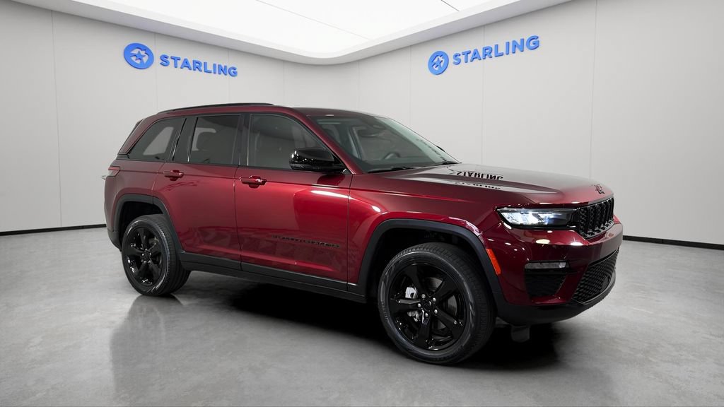 Used 2023 Jeep Grand Cherokee Limited w/ Black Appearance Package RWD image 12