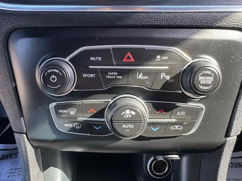 Used 2018 Dodge Charger GT image 17