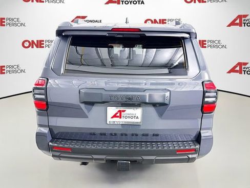 Certified 2025 Toyota 4Runner SR5 AWD/4WD image 7