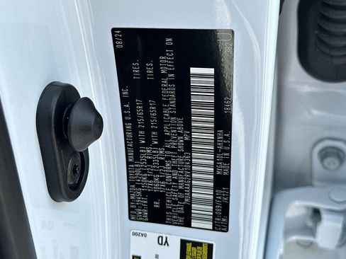 Used 2024 Toyota Corolla Cross L image 31