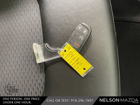 Used 2025 Jeep Compass Latitude image 48