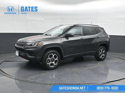 Used 2022 Jeep Compass Trailhawk w/ Trailhawk Convenience Group AWD/4WD image 6