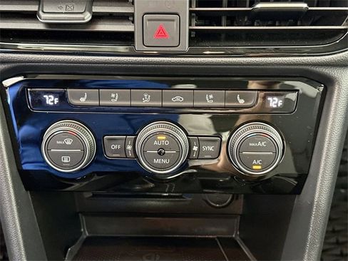 Used 2022 Volkswagen Taos SEL image 14