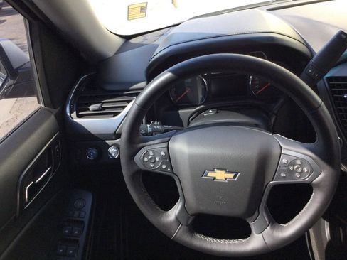 Used 2017 Chevrolet Suburban LT image 25