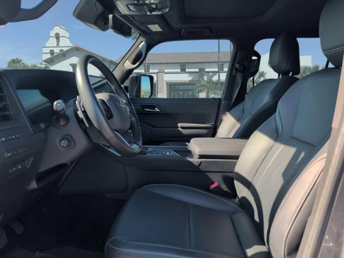Certified 2025 Lexus GX 550 w/ Accessory Package (2T) AWD/4WD image 11