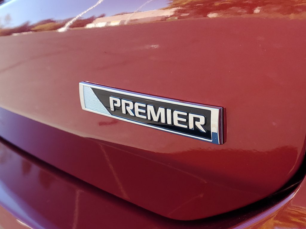 Used 2018 Chevrolet Equinox Premier FWD image 35
