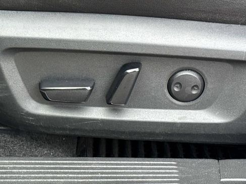 Certified 2022 Nissan Rogue SV FWD image 19