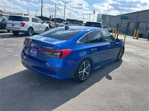 Used 2024 Honda Civic Touring image 3