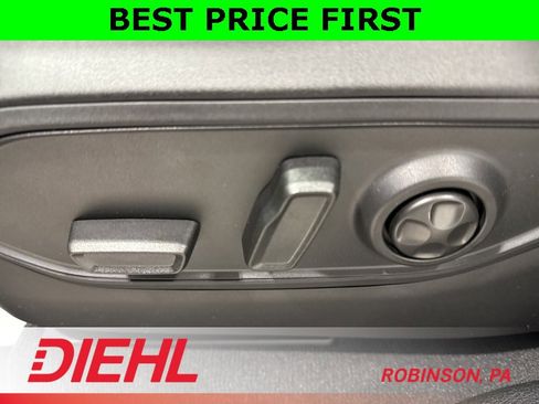 New 2025 Jeep Grand Cherokee Laredo image 19