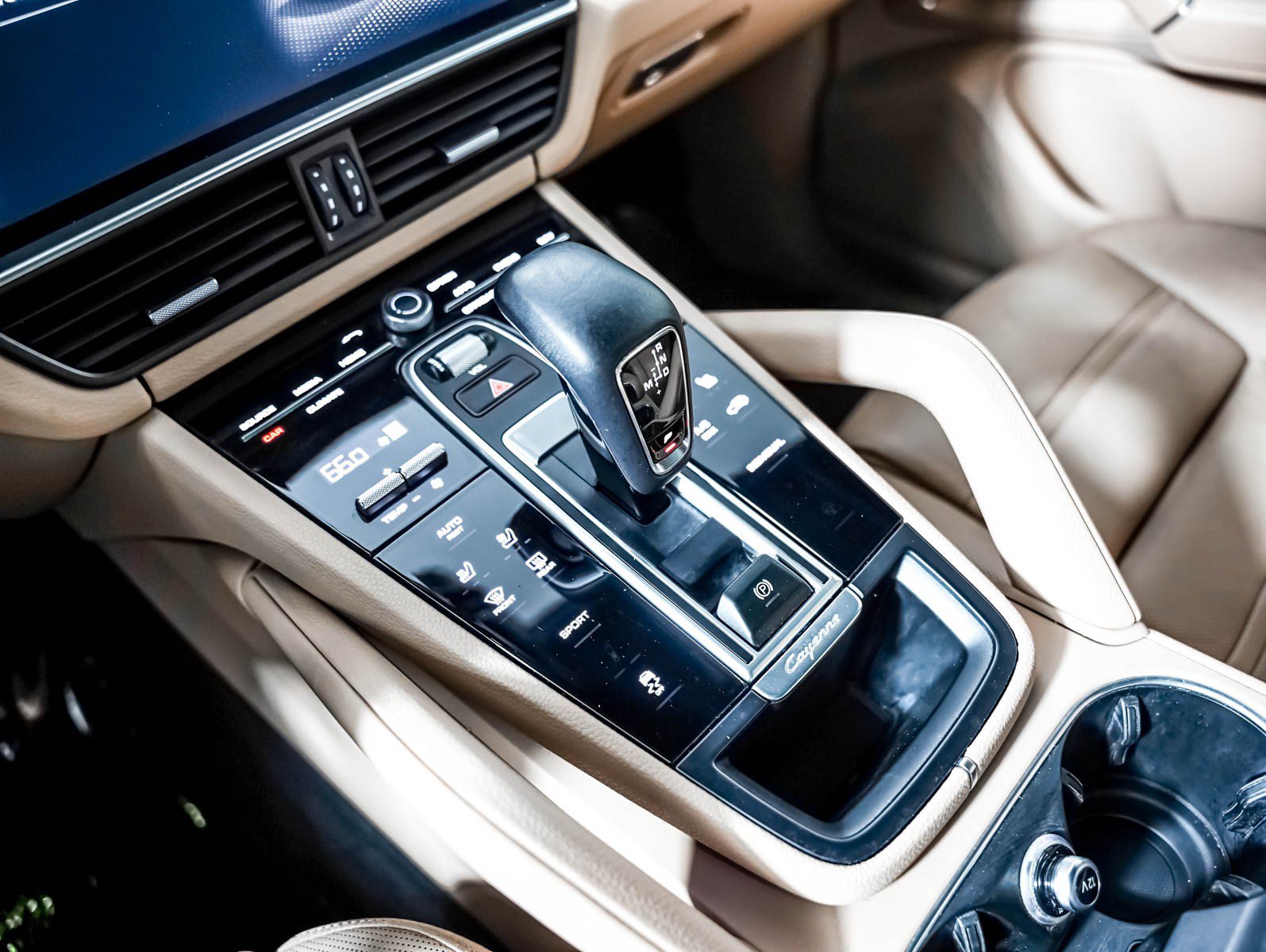 Certified 2023 Porsche Cayenne AWD/4WD image 20