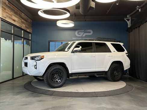 Used 2018 Toyota 4Runner SR5 Premium image 7