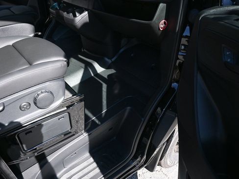 Used 2025 Mercedes-Benz Sprinter 2500 image 18