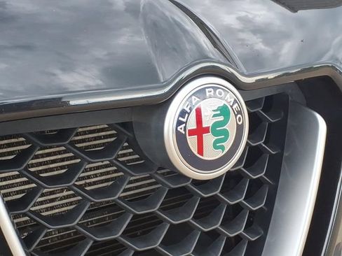 Used 2019 Alfa Romeo Stelvio Ti Sport w/ Quick Order Package 22S Sport AWD/4WD image 25