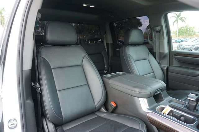 Used 2025 GMC Sierra 1500 Elevation w/ LPO, Elevation Black Package AWD/4WD image 2