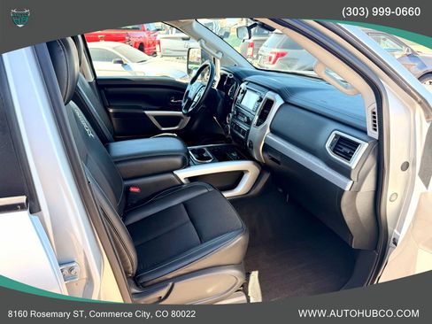 Used 2017 Nissan Titan PRO-4X image 10