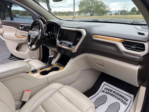 Used 2019 GMC Acadia Denali w/ Technology Package image 17