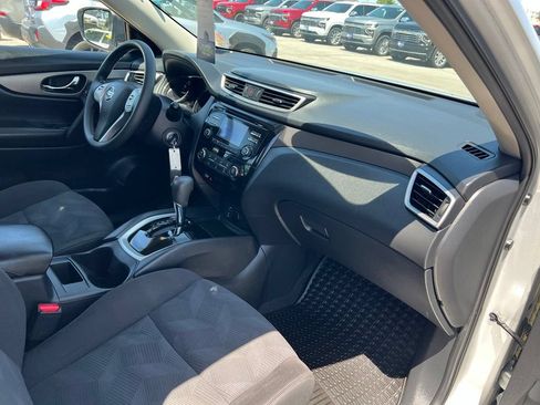 Used 2016 Nissan Rogue S AWD/4WD image 25