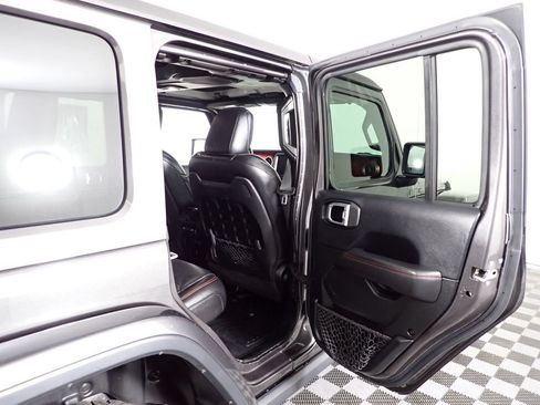 Used 2018 Jeep Wrangler Unlimited Rubicon w/ Dual Top Group AWD/4WD image 33
