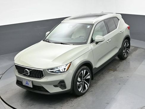 Used 2025 Volvo XC40 B5 Ultra w/ Climate Package AWD/4WD image 45