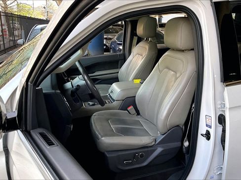 Used 2019 Ford Expedition Limited w/ Equipment Group 302A RWD image 7