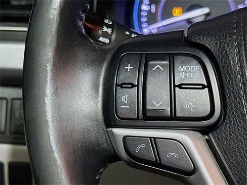 Used 2018 Toyota Highlander XLE image 36