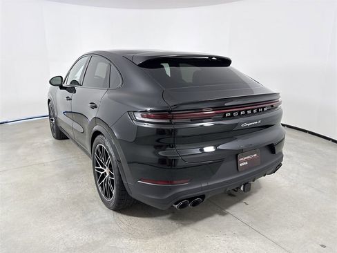 New 2026 Porsche Cayenne S image 3