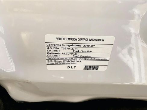 Used 2019 Ford F150 Lariat w/ Equipment Group 502A Luxury AWD/4WD image 33
