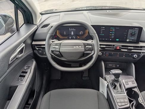 New 2026 Kia Sportage LX FWD image 17