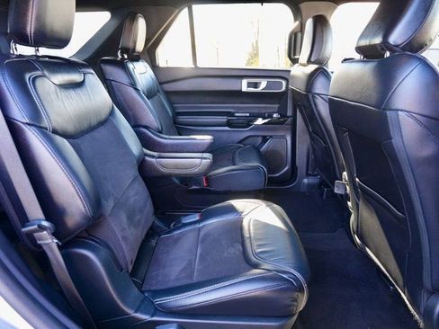 Used 2022 Ford Explorer ST w/ ST Street Pack image 10