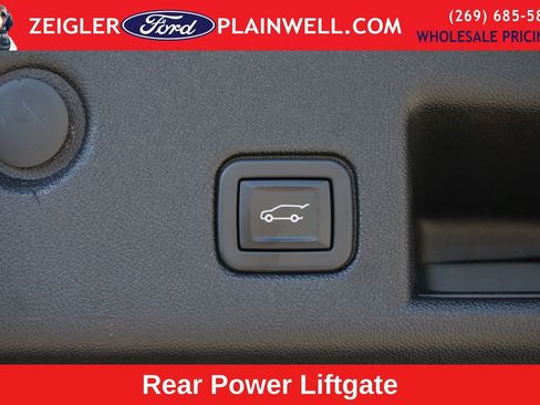 Used 2021 Chevrolet Equinox LT w/ Driver Convenience Package AWD/4WD image 11
