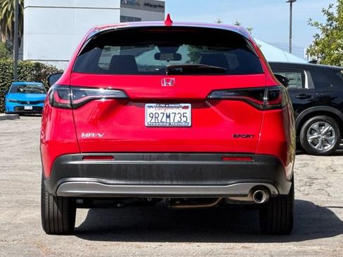 Certified 2025 Honda HR-V Sport image 5