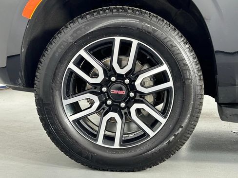 Used 2024 GMC Yukon AT4 w/ Technology Package AWD/4WD image 36