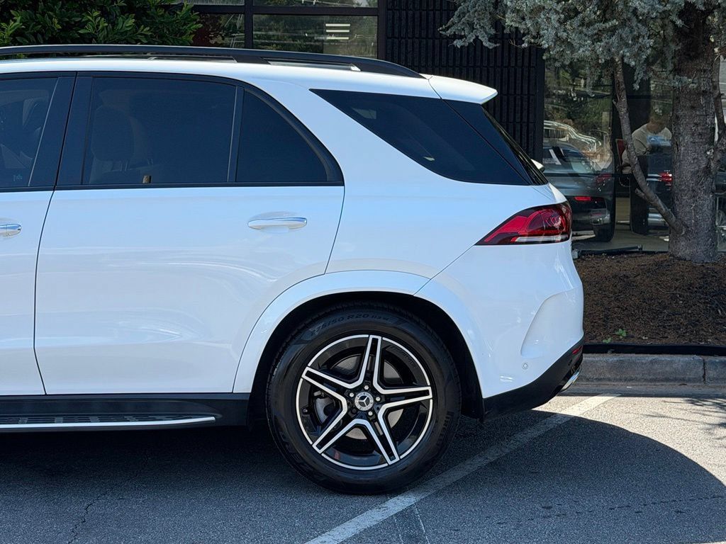Used 2022 Mercedes-Benz GLE 450 4MATIC w/ AMG Line Exterior image 11