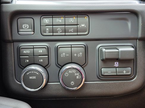 New 2026 Chevrolet Tahoe LS w/ LS Custom Edition AWD/4WD image 14