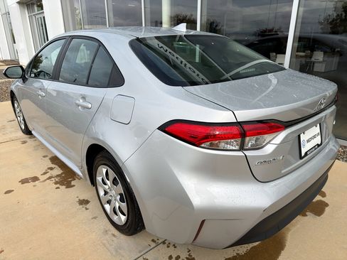 Used 2023 Toyota Corolla LE image 7