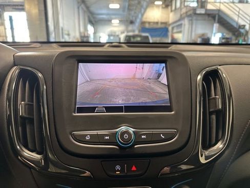 Used 2022 Chevrolet Equinox RS w/ LPO, Floor Liner Package image 23