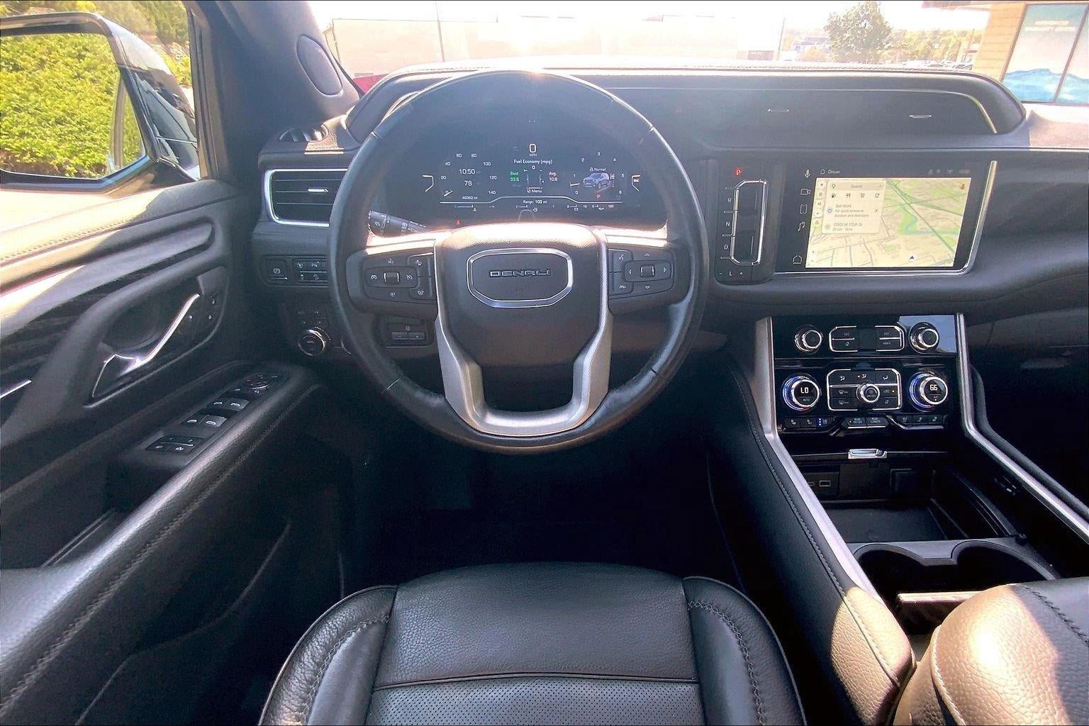 Used 2024 GMC Yukon Denali w/ Denali Reserve Package AWD/4WD image 5
