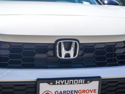 Used 2025 Honda Civic Sport image 11