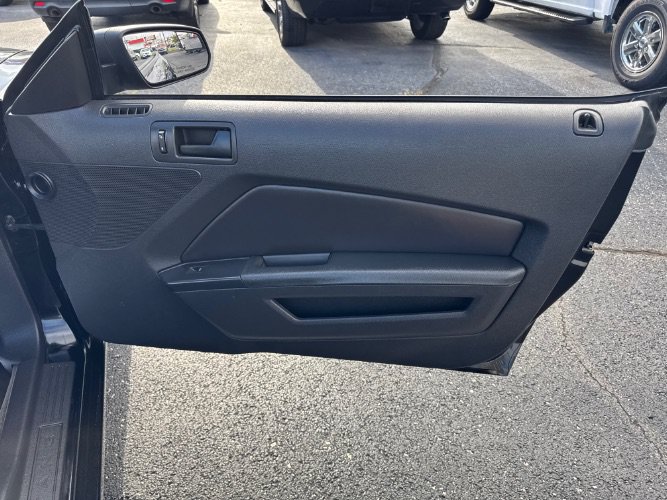 Used 2014 Ford Mustang Convertible RWD image 19