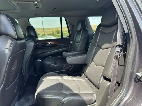 Used 2016 Cadillac Escalade Premium AWD/4WD image 7