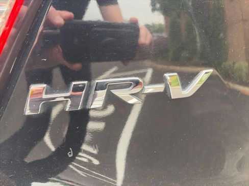Used 2022 Honda HR-V EX image 11