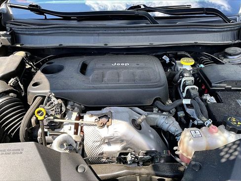 Used 2021 Jeep Cherokee High Altitude AWD/4WD image 29