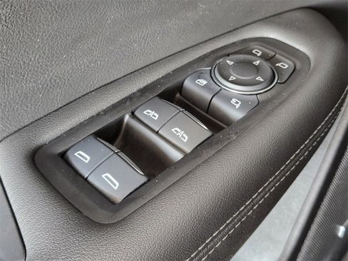 Used 2025 Cadillac XT6 Premium Luxury image 36