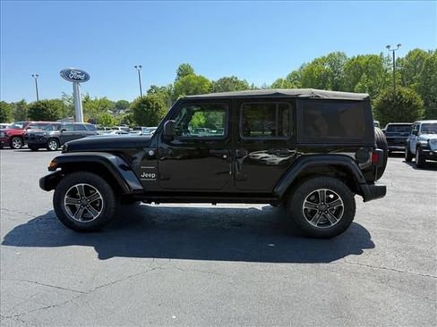 Used 2023 Jeep Wrangler Unlimited Sahara w/ Cold Weather Group AWD/4WD image 7