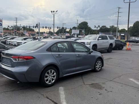 Used 2020 Toyota Corolla LE FWD image 9