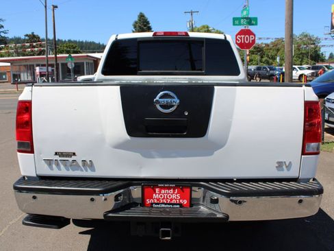 Used 2012 Nissan Titan SV w/ SV Value Truck Pkg RWD image 5