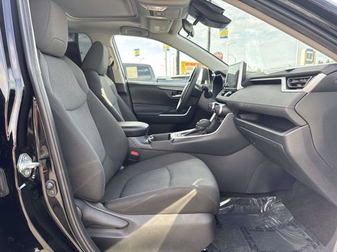Used 2025 Toyota RAV4 XLE image 28