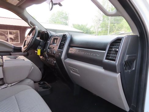 Used 2019 Ford F250 XLT w/ XLT Value Package image 46